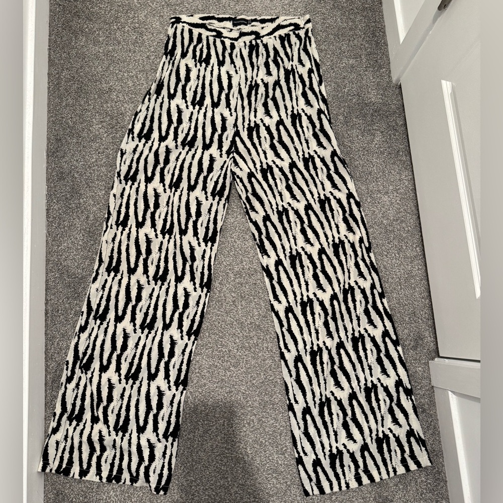PrettyLittleThing Black and White Wide Leg Pants